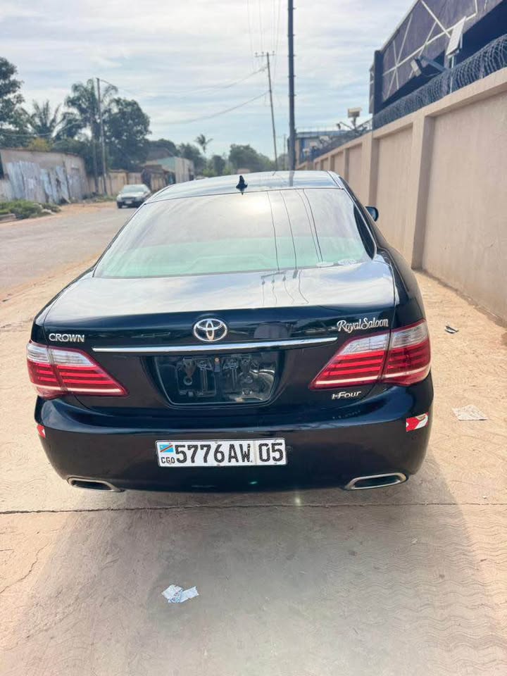 TOYOTA crown